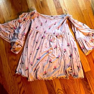 Free People like new! off the shoulder baby doll top pink size M medium